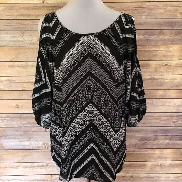🍒 Women’s Chevron Cold shoulder Top - Picture 1 of 7